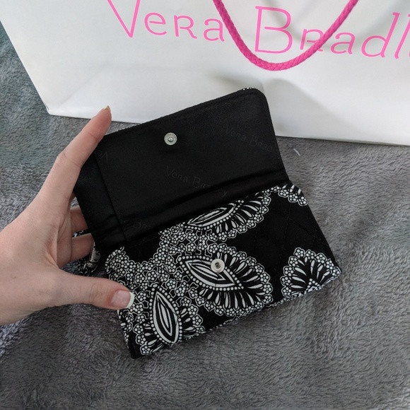 🖤Vera Bradley Wristlet🖤 - Picture 3 of 7